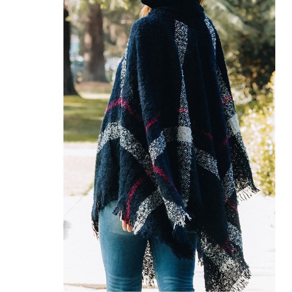 24 Boho Plaid Oversized Poncho - Picture 6 of 8